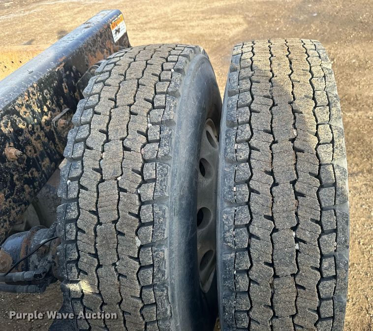 image for item DV0607 2015 Freightliner Cascadia 125 semi truck