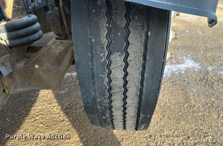 image for item DV0607 2015 Freightliner Cascadia 125 semi truck