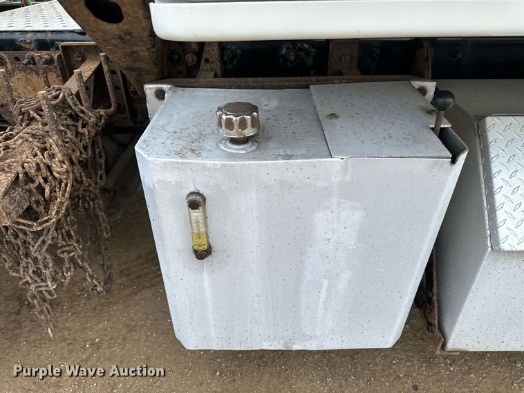 image for item DV0608 2015 Freightliner Cascadia 125 semi truck