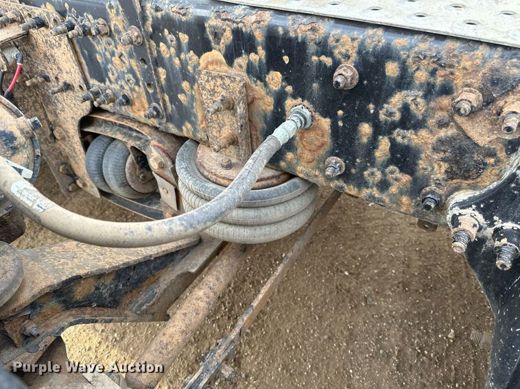 image for item DV0608 2015 Freightliner Cascadia 125 semi truck