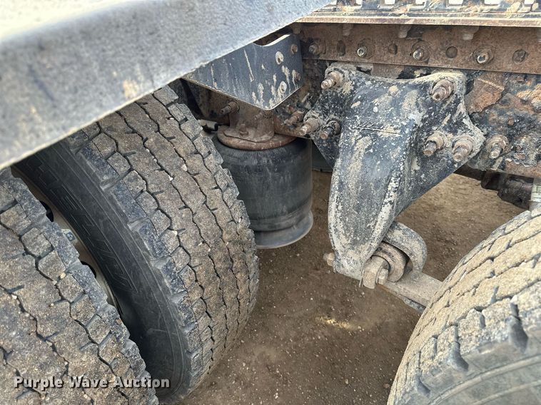 image for item DV0608 2015 Freightliner Cascadia 125 semi truck