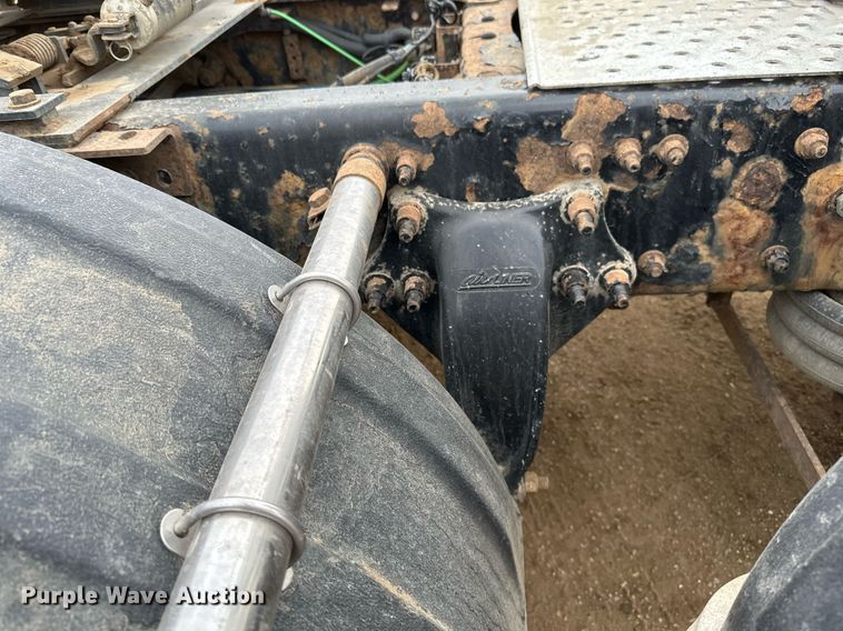 image for item DV0608 2015 Freightliner Cascadia 125 semi truck