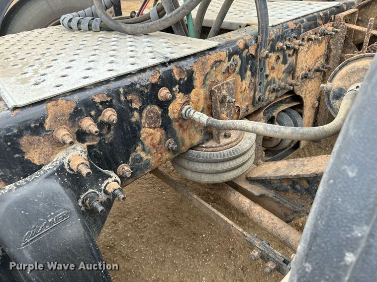 image for item DV0608 2015 Freightliner Cascadia 125 semi truck