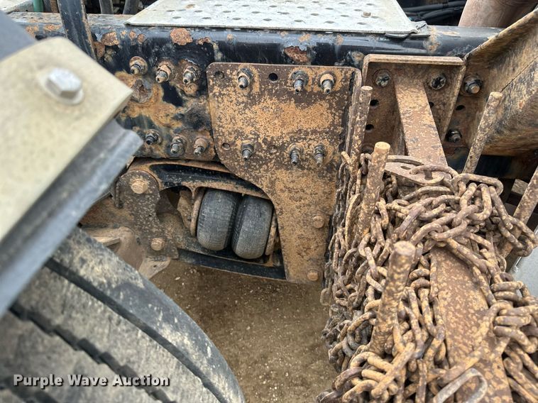 image for item DV0608 2015 Freightliner Cascadia 125 semi truck