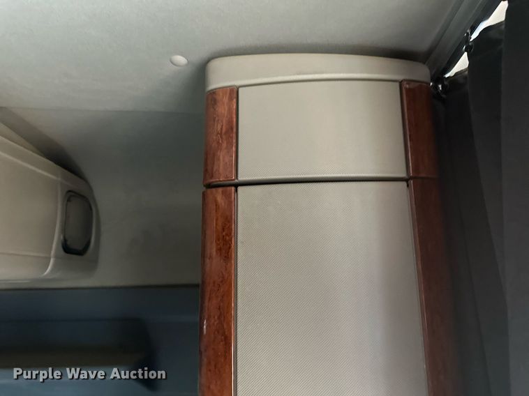 image for item DV0608 2015 Freightliner Cascadia 125 semi truck