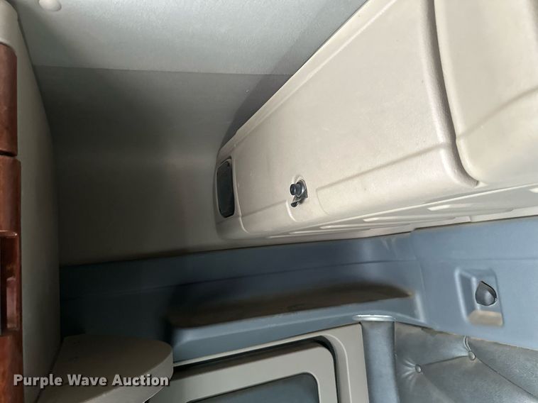 image for item DV0608 2015 Freightliner Cascadia 125 semi truck