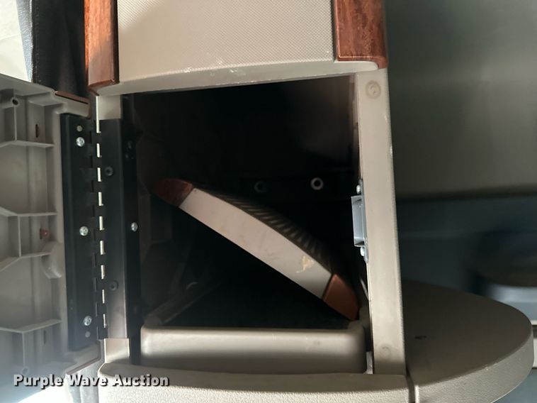 image for item DV0608 2015 Freightliner Cascadia 125 semi truck