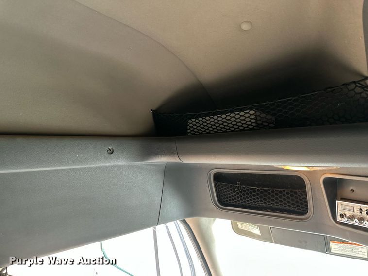 image for item DV0608 2015 Freightliner Cascadia 125 semi truck