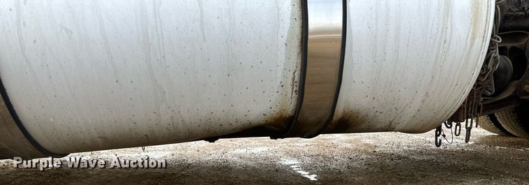 image for item DV0609 2015 Freightliner Cascadia 125 semi truck