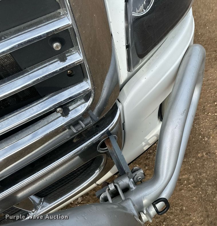 image for item DV0609 2015 Freightliner Cascadia 125 semi truck