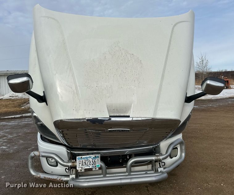 image for item DV0609 2015 Freightliner Cascadia 125 semi truck