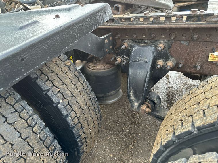 image for item DV0609 2015 Freightliner Cascadia 125 semi truck