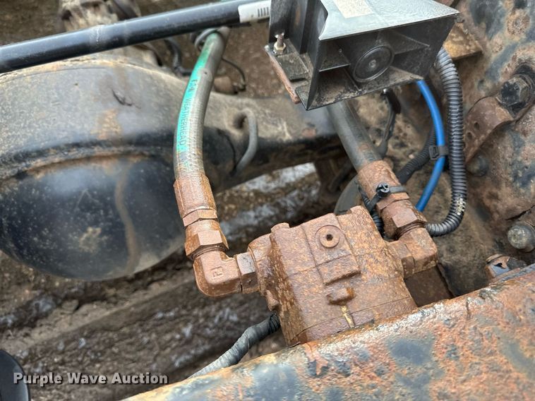 image for item DV0609 2015 Freightliner Cascadia 125 semi truck