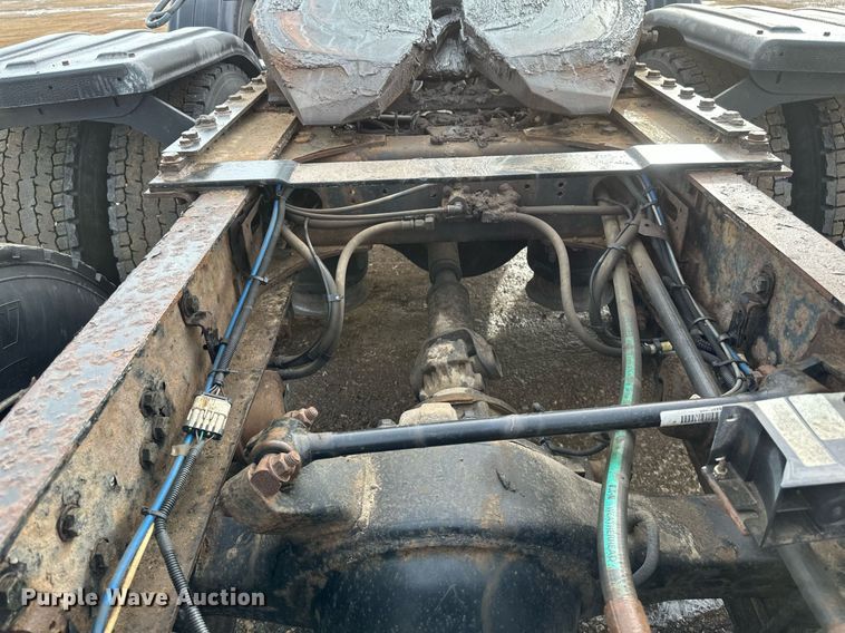 image for item DV0609 2015 Freightliner Cascadia 125 semi truck