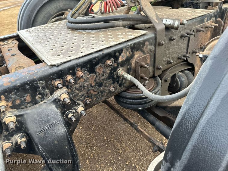 image for item DV0609 2015 Freightliner Cascadia 125 semi truck