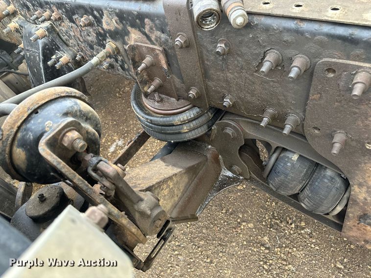 image for item DV0609 2015 Freightliner Cascadia 125 semi truck