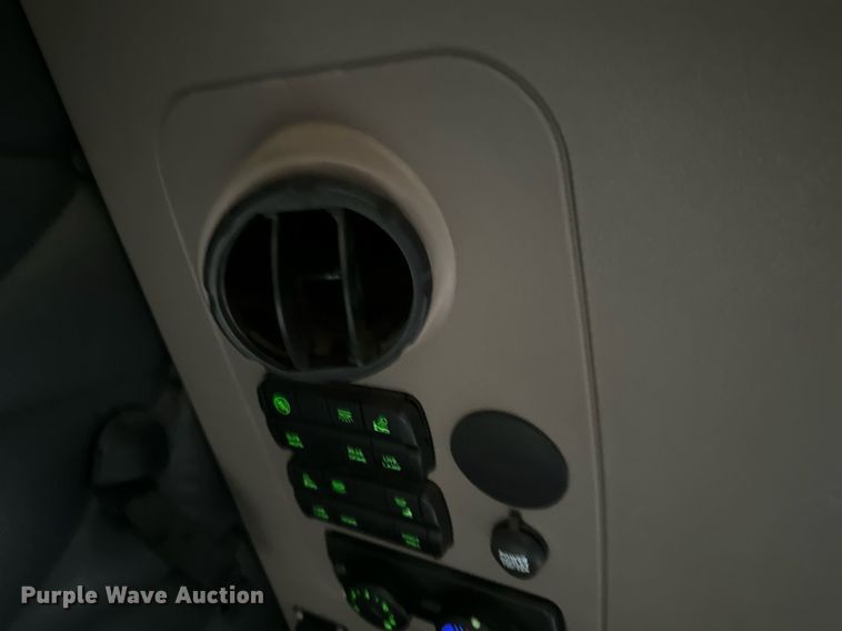 image for item DV0609 2015 Freightliner Cascadia 125 semi truck