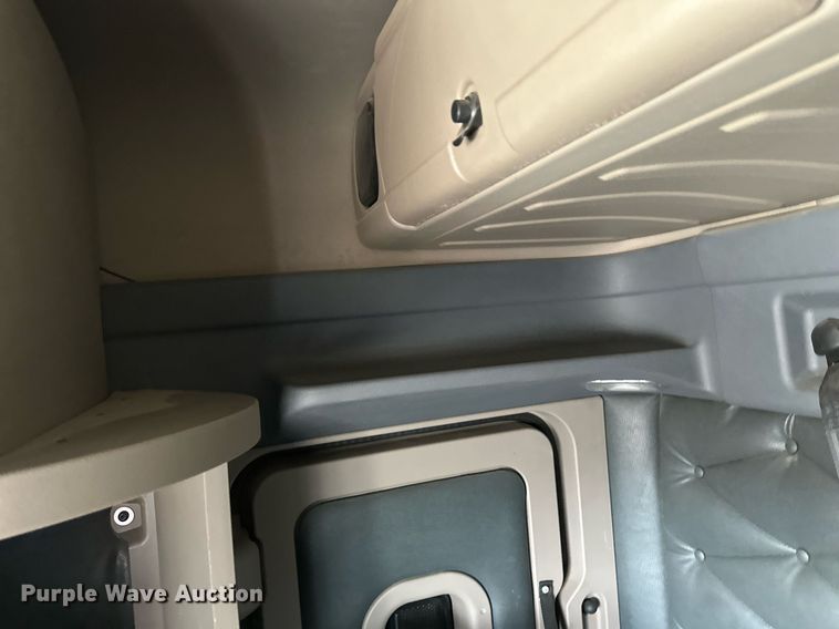 image for item DV0609 2015 Freightliner Cascadia 125 semi truck