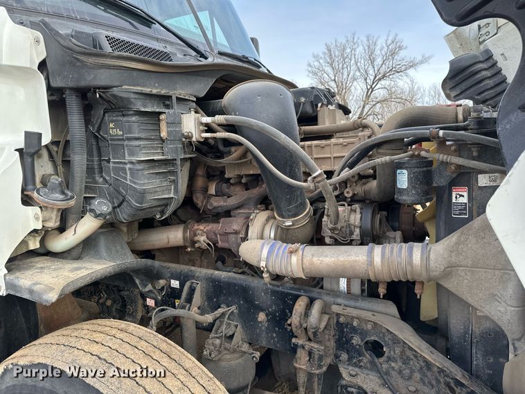 image for item DV0609 2015 Freightliner Cascadia 125 semi truck