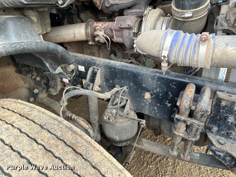 image for item DV0609 2015 Freightliner Cascadia 125 semi truck