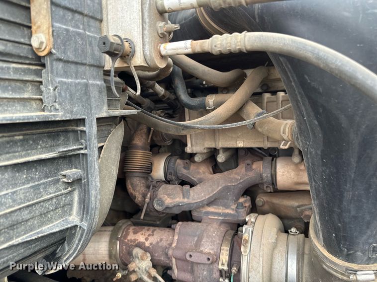 image for item DV0609 2015 Freightliner Cascadia 125 semi truck