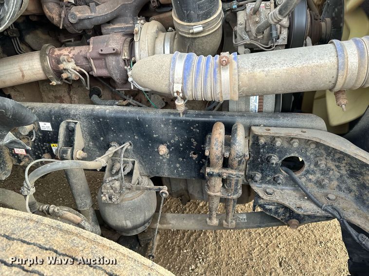 image for item DV0609 2015 Freightliner Cascadia 125 semi truck