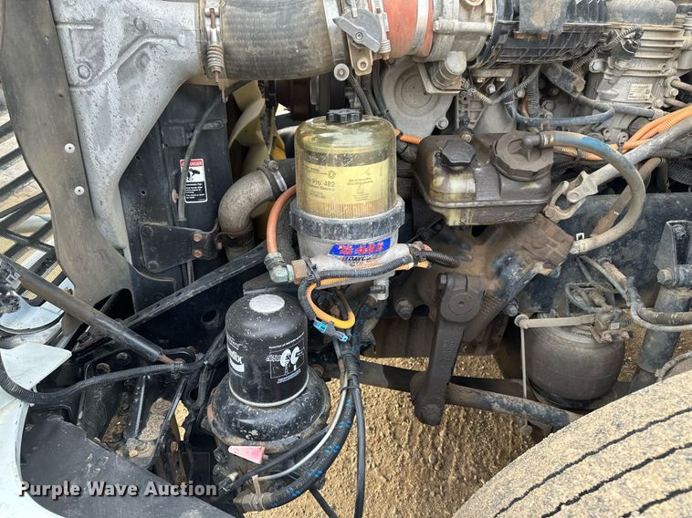 image for item DV0609 2015 Freightliner Cascadia 125 semi truck