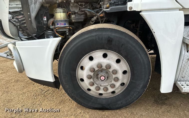 image for item DV0609 2015 Freightliner Cascadia 125 semi truck