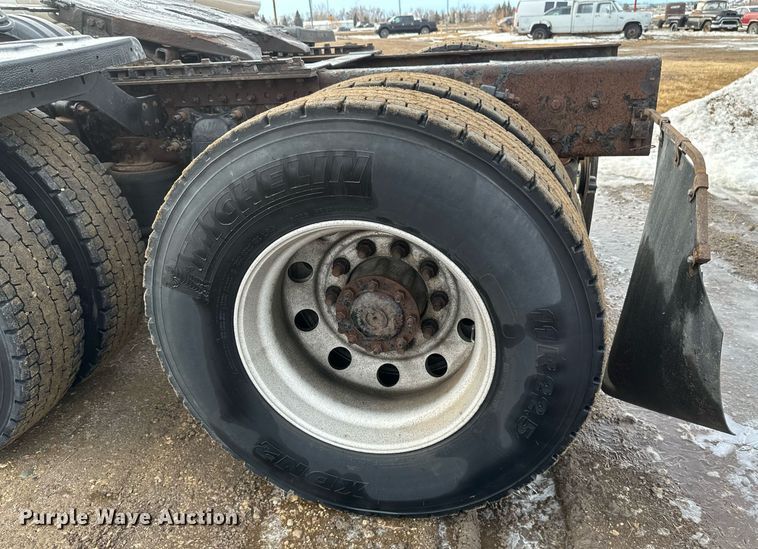 image for item DV0609 2015 Freightliner Cascadia 125 semi truck