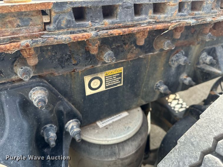 image for item DV0732 2018 Peterbilt 579 semi truck