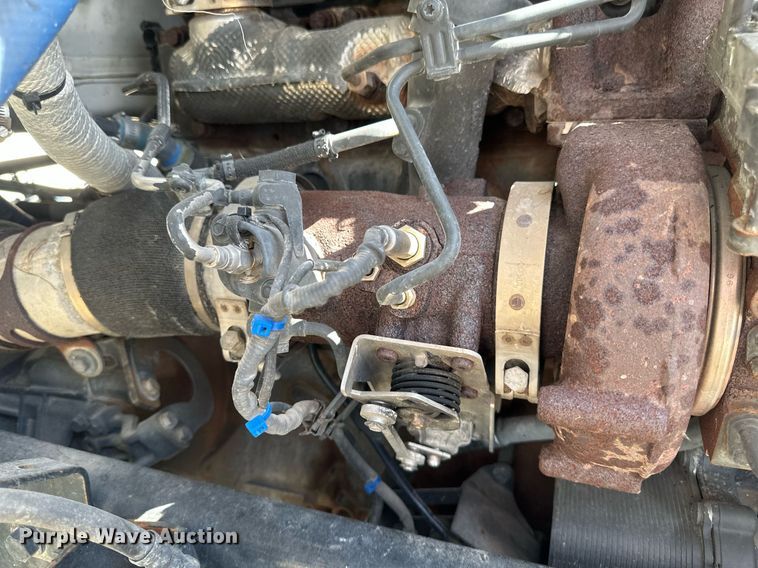 image for item DV0732 2018 Peterbilt 579 semi truck