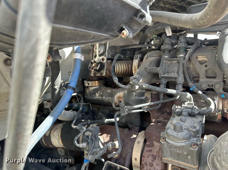 image for item DV0732 2018 Peterbilt 579 semi truck