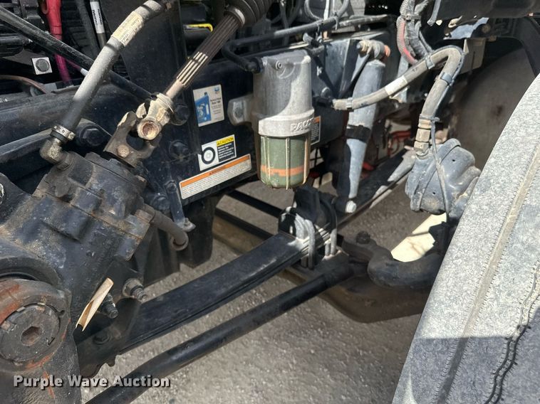 image for item DV0732 2018 Peterbilt 579 semi truck