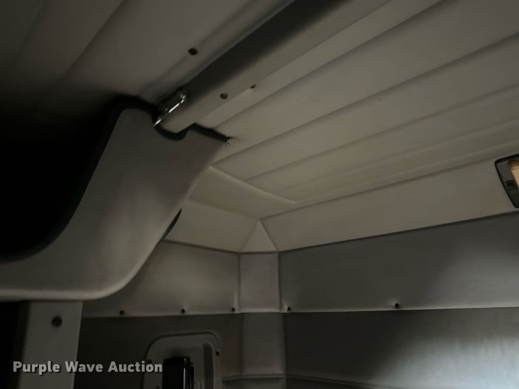 image for item DV0733 2007 Peterbilt  386 semi truck