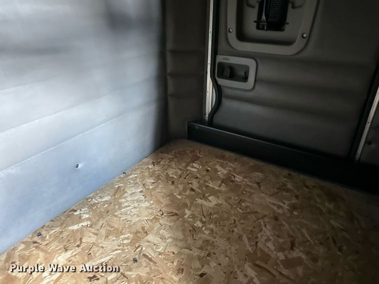 image for item DV0733 2007 Peterbilt  386 semi truck