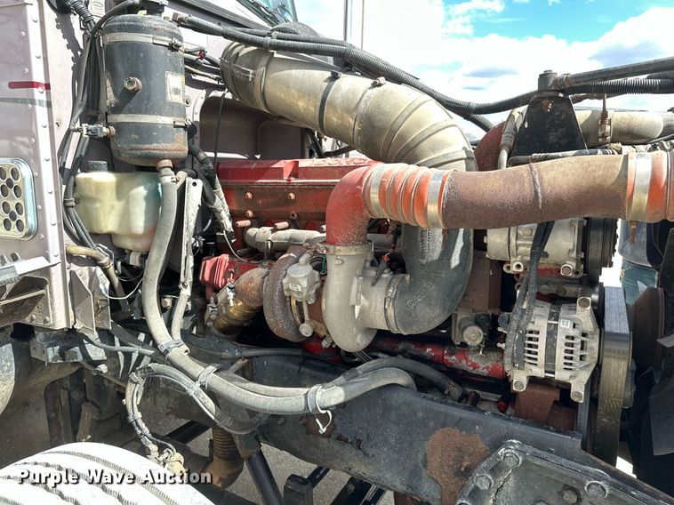 image for item DV0733 2007 Peterbilt  386 semi truck