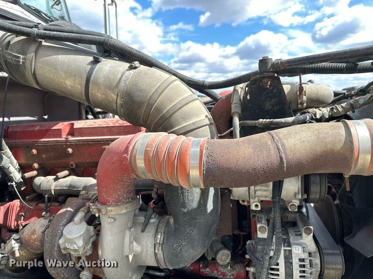 image for item DV0733 2007 Peterbilt  386 semi truck