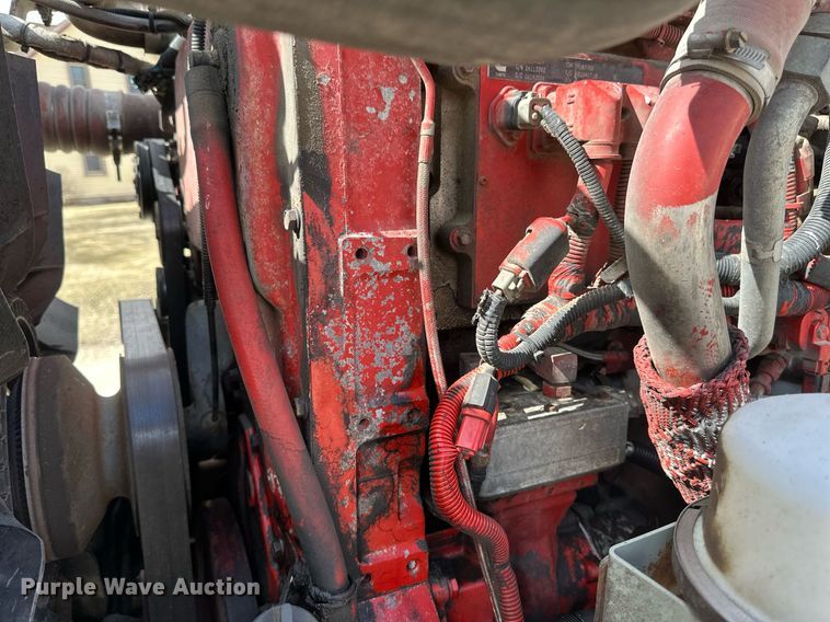 image for item DV0733 2007 Peterbilt  386 semi truck