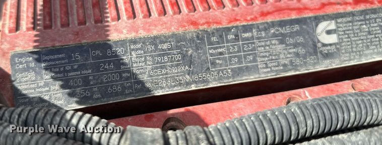 image for item DV0733 2007 Peterbilt  386 semi truck