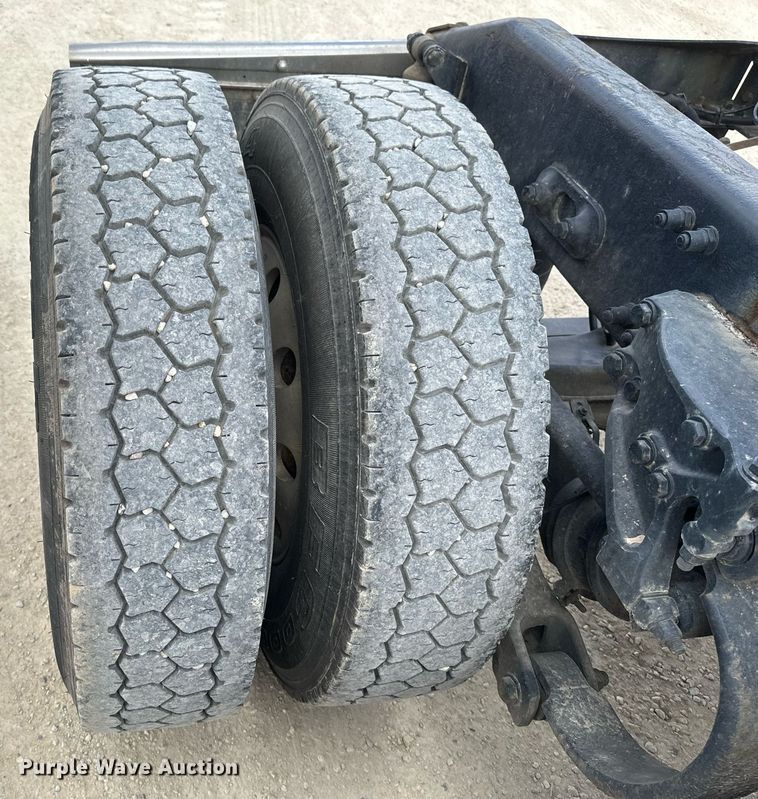 image for item DV0733 2007 Peterbilt  386 semi truck