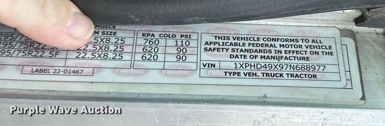 image for item DV0733 2007 Peterbilt  386 semi truck