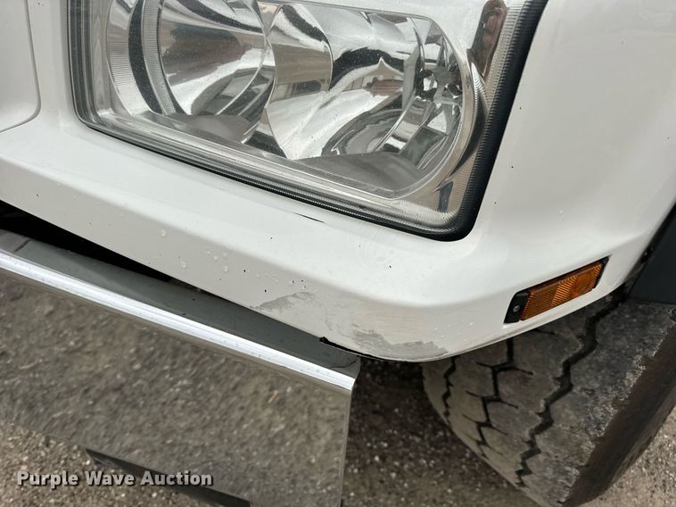 image for item DV1878 2021 Kenworth T880 semi truck