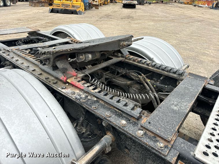 image for item DV1878 2021 Kenworth T880 semi truck