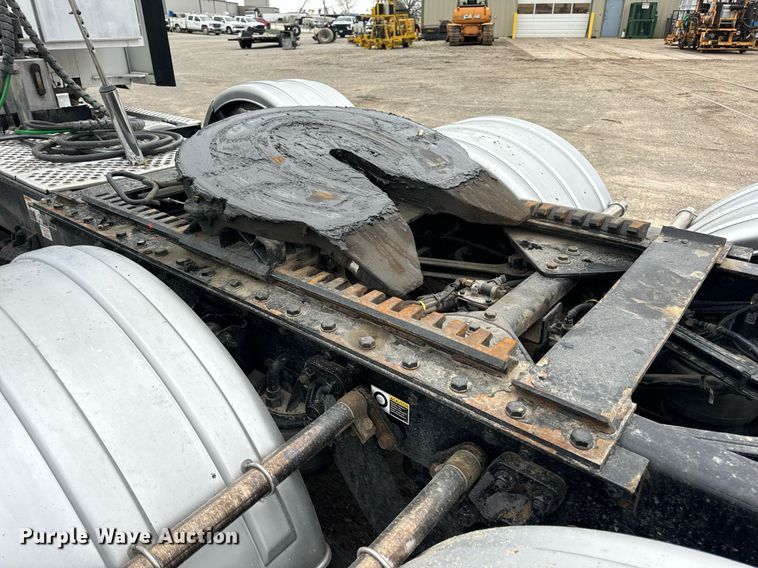 image for item DV1878 2021 Kenworth T880 semi truck