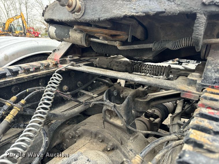 image for item DV1878 2021 Kenworth T880 semi truck