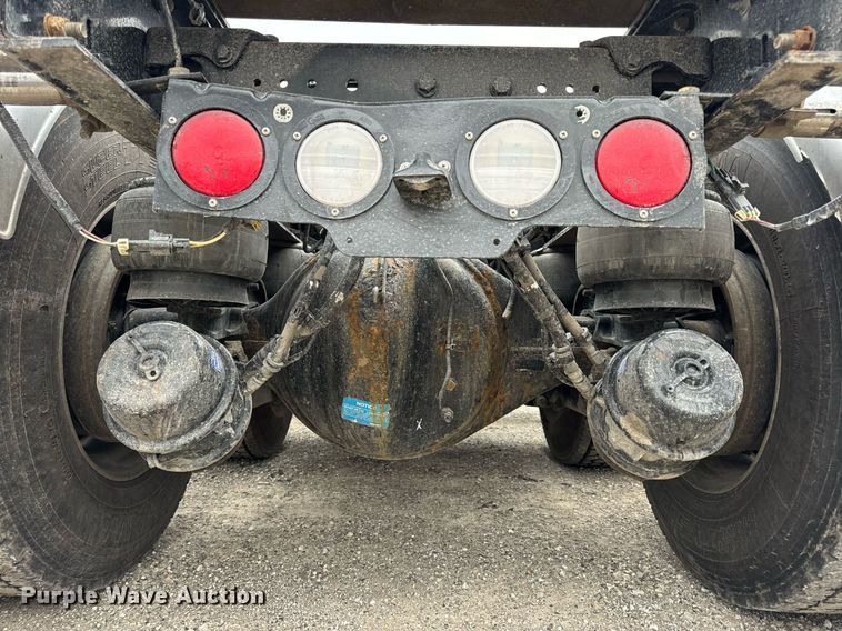 image for item DV1878 2021 Kenworth T880 semi truck