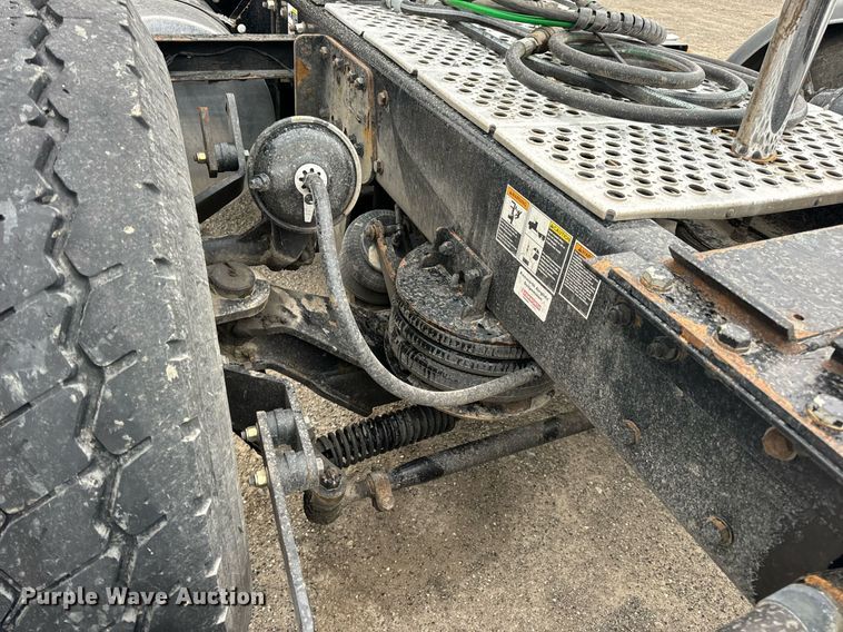 image for item DV1878 2021 Kenworth T880 semi truck