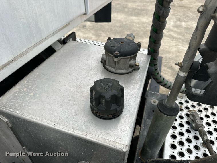 image for item DV1878 2021 Kenworth T880 semi truck