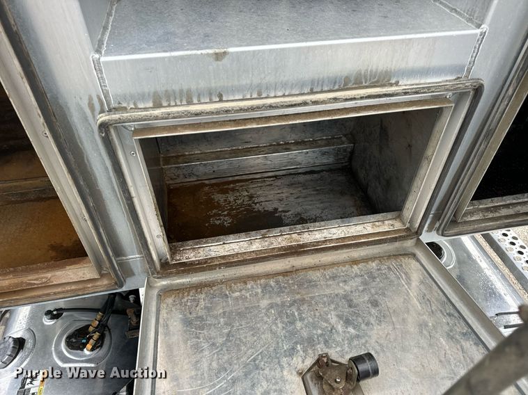 image for item DV1878 2021 Kenworth T880 semi truck