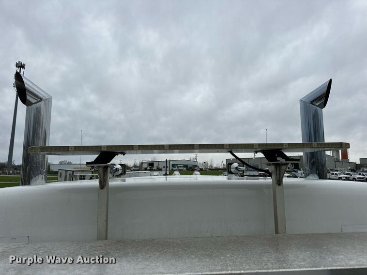 image for item DV1878 2021 Kenworth T880 semi truck